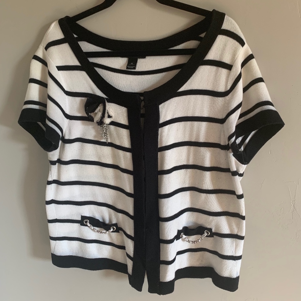 White House Black Market short sleeve sweater XL